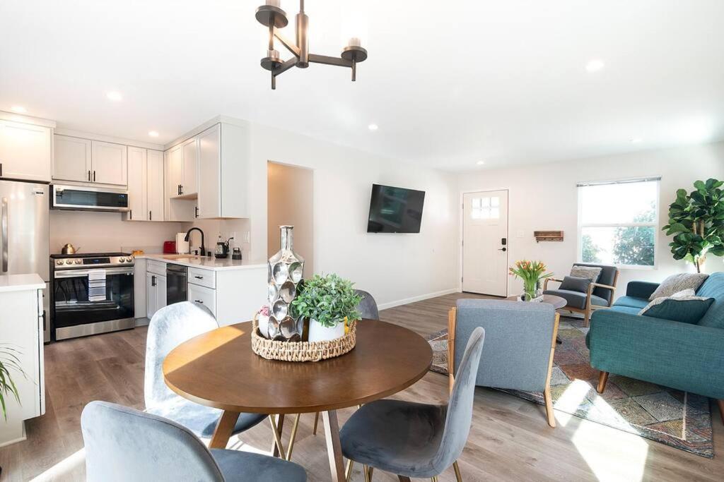 Beautiful 3 Bed 1 Bath Designer Home + Hot Tub Los Angeles Exterior foto